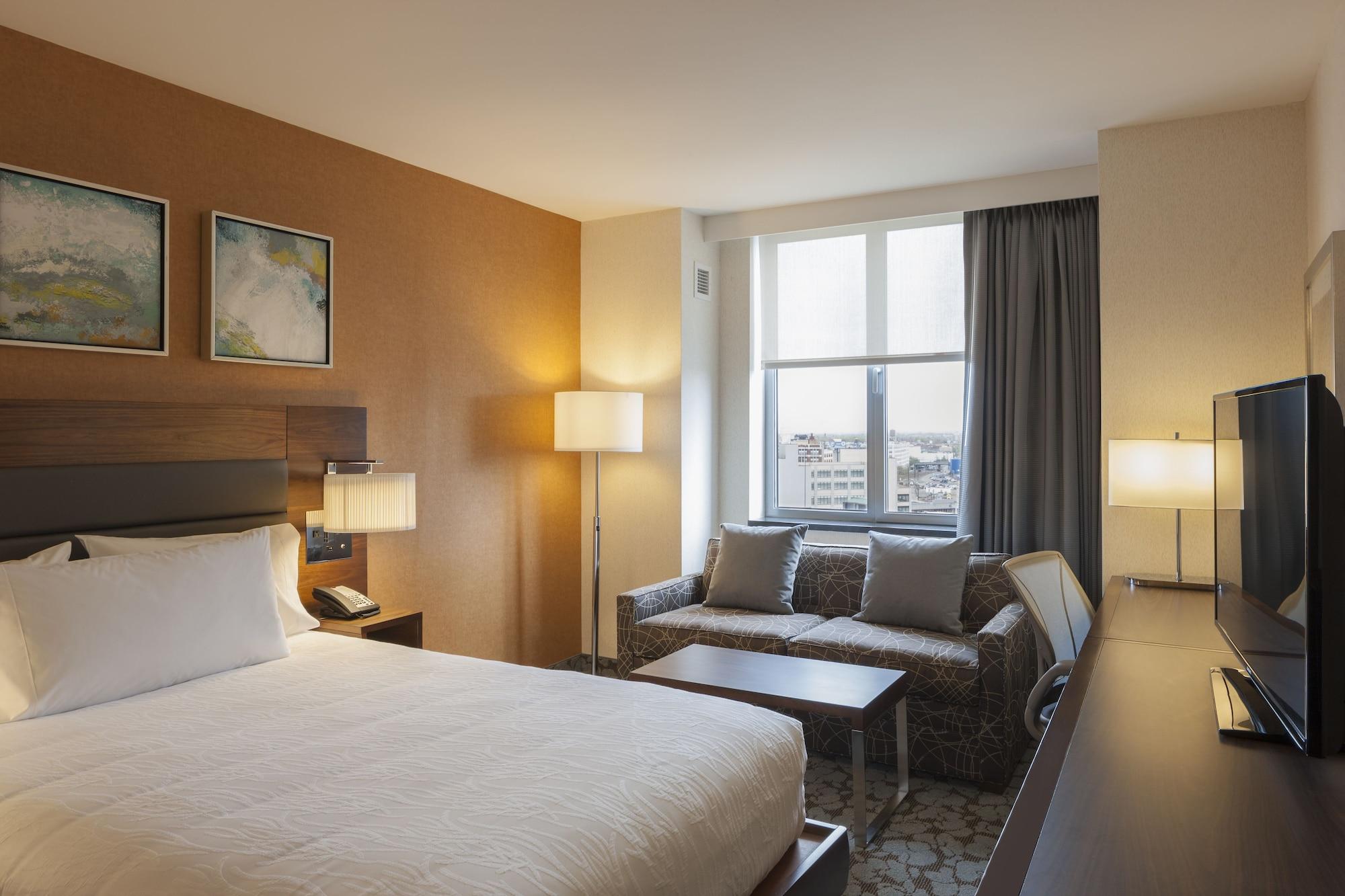Hilton Garden Inn Long Island City Ню Йорк Екстериор снимка