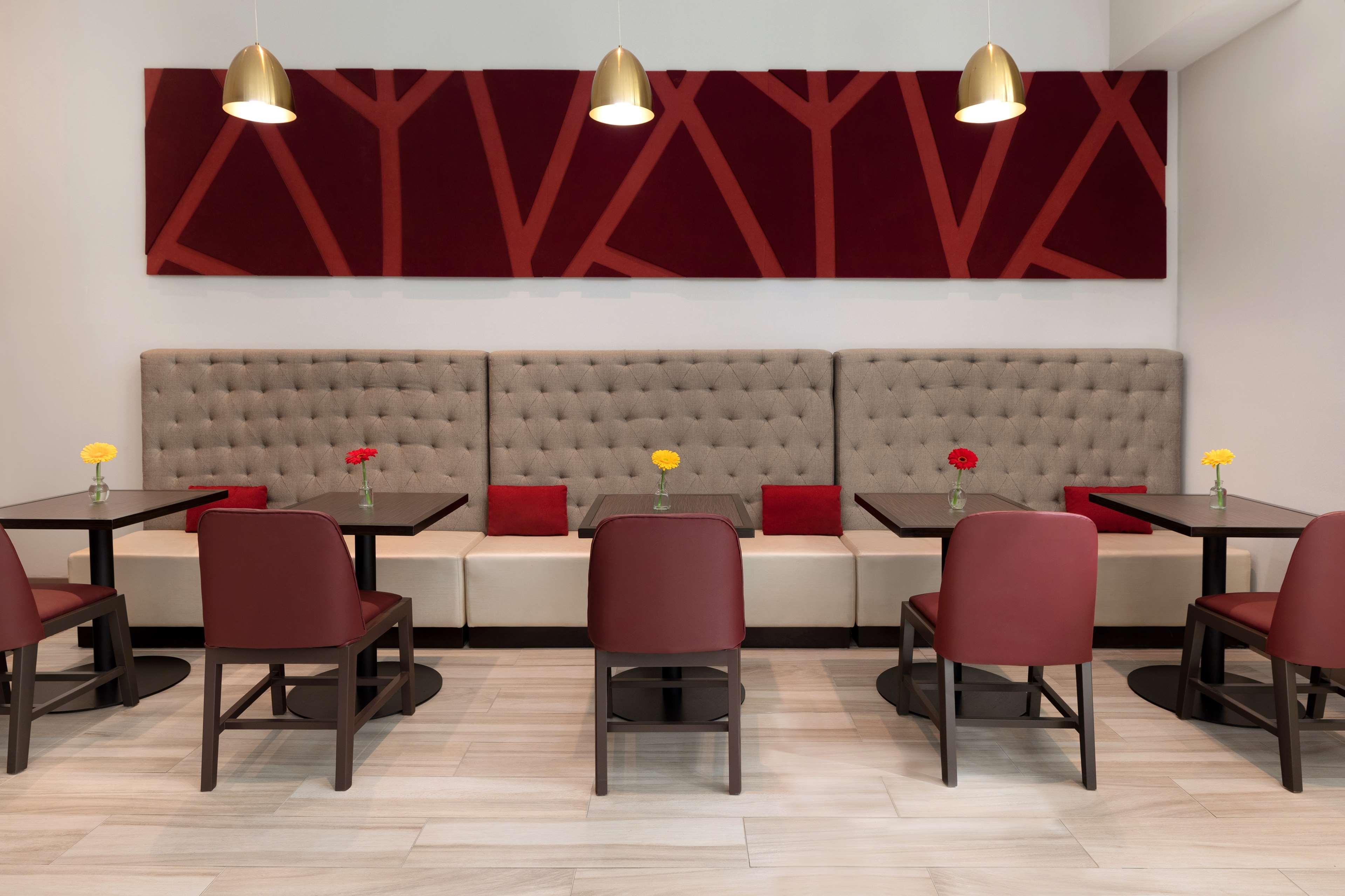 Hilton Garden Inn Long Island City Ню Йорк Екстериор снимка