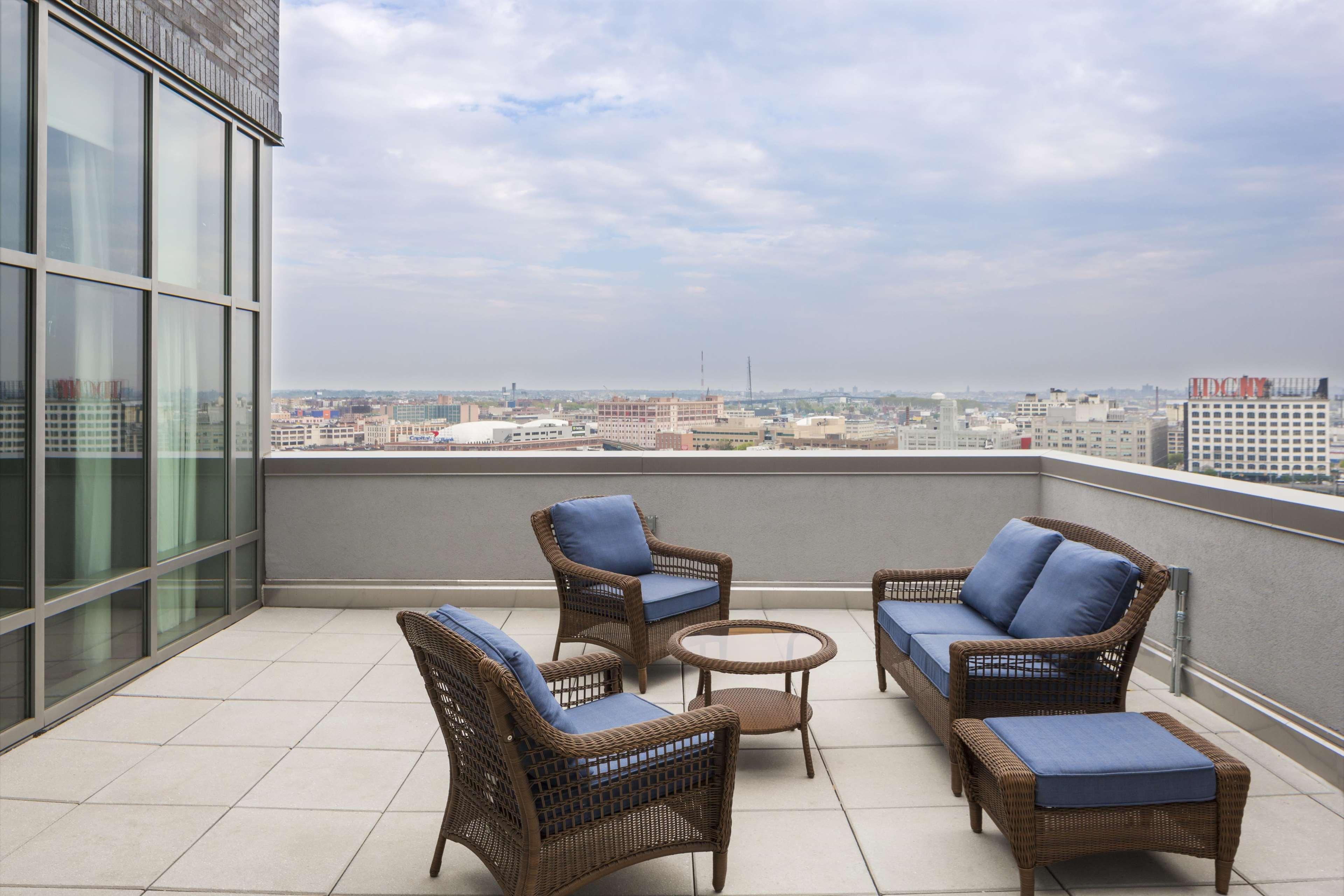 Hilton Garden Inn Long Island City Ню Йорк Екстериор снимка