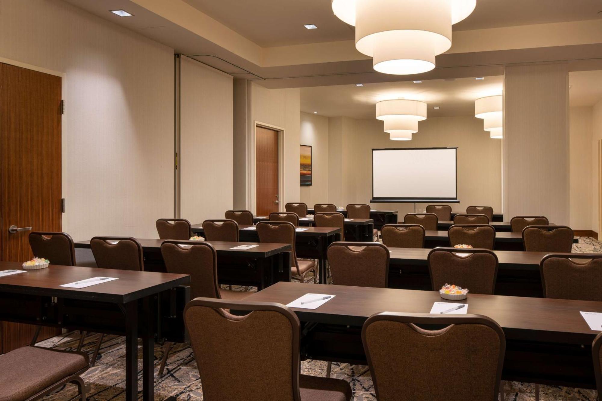 Hilton Garden Inn Long Island City Ню Йорк Екстериор снимка