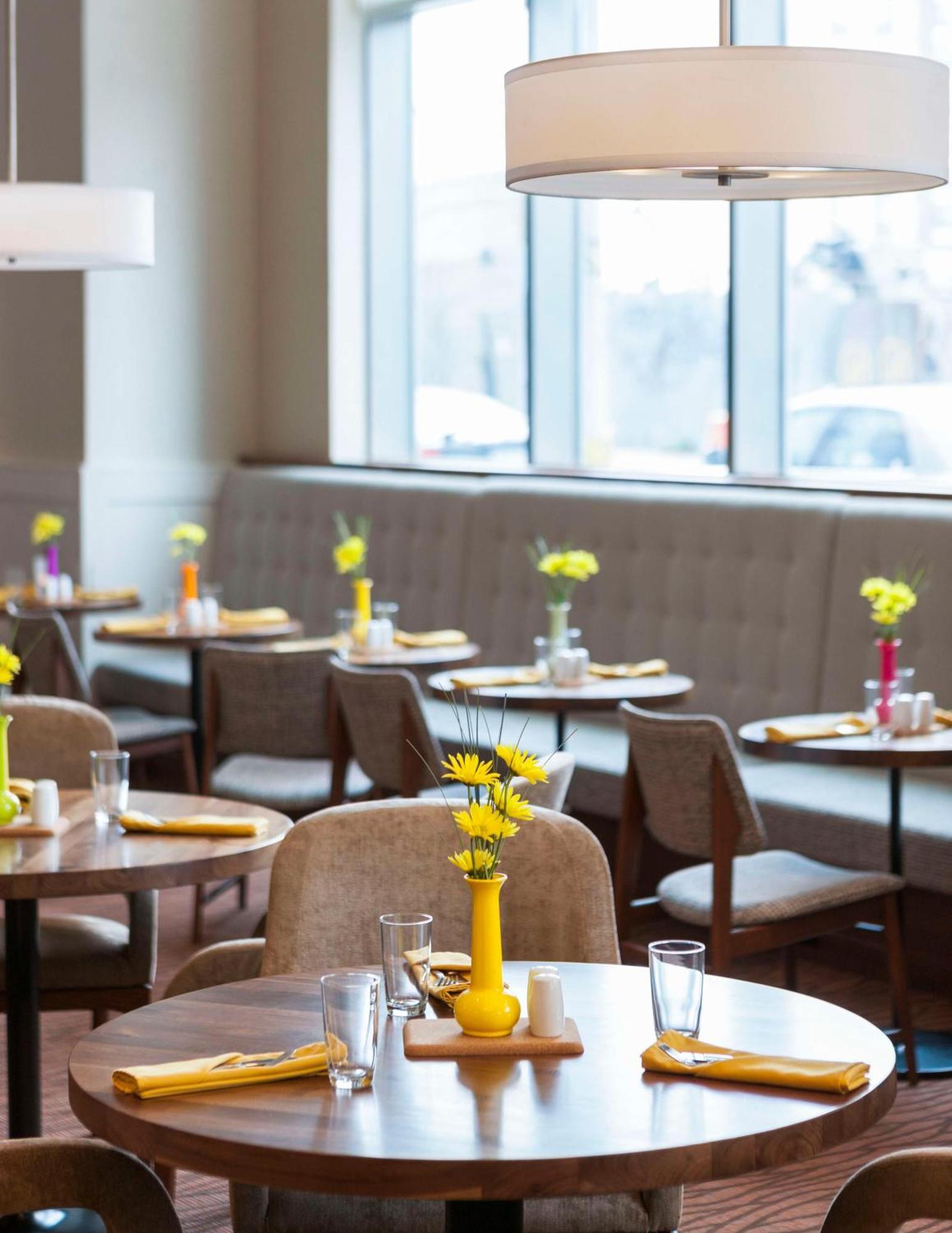 Hilton Garden Inn Long Island City Ню Йорк Екстериор снимка