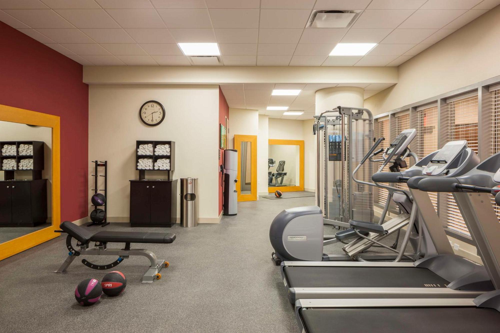 Hilton Garden Inn Long Island City Ню Йорк Екстериор снимка